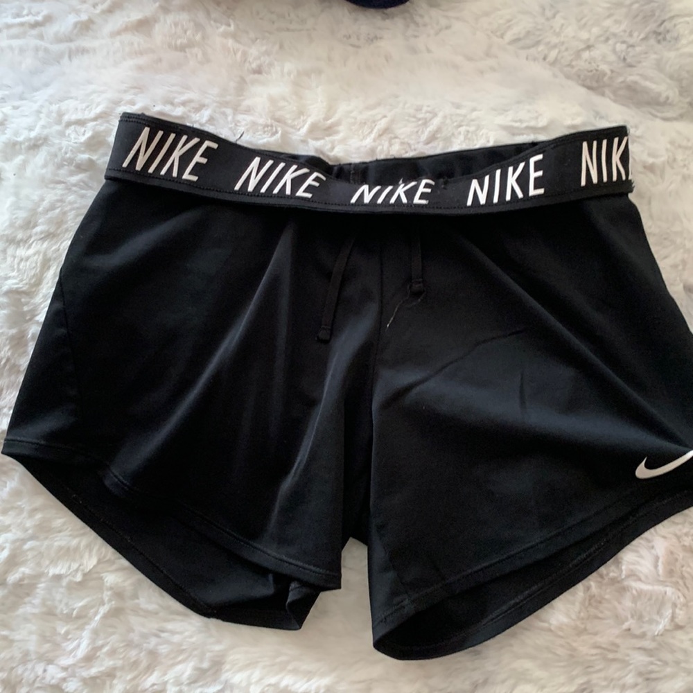 Black Nike shorts
